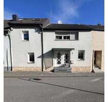 Haus zum Kaufen in Eschweiler 225.000,00 € 240 m²