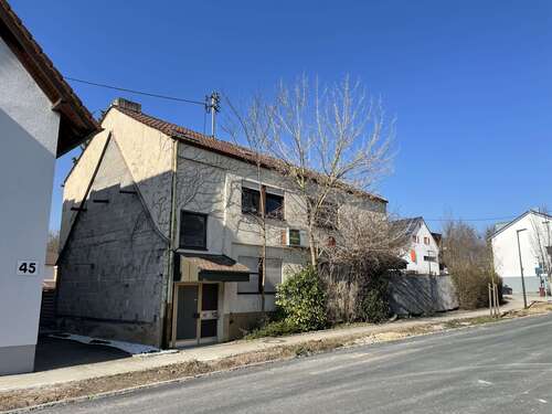 Foto - Haus zum Kaufen in Untereisesheim 590.000,00 € 260 m²
