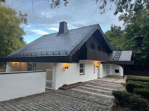 Foto - Haus zum Kaufen in Grävenwiesbach 999.000,00 € 134 m²