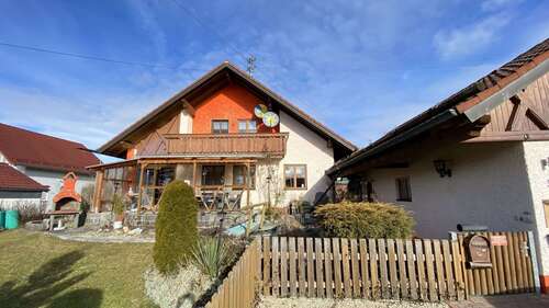Foto - Haus zum Kaufen in Aletshausen 529.000,00 € 290 m²