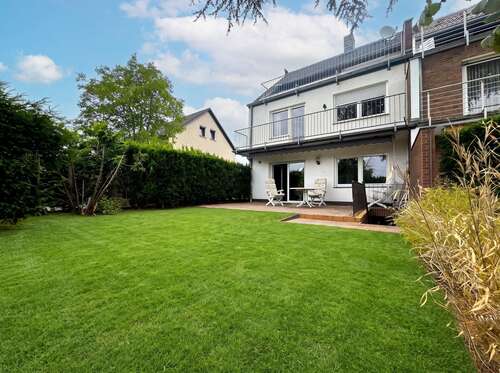 Foto - Haus zum Kaufen in Niederkassel 549.000,00 € 183 m²