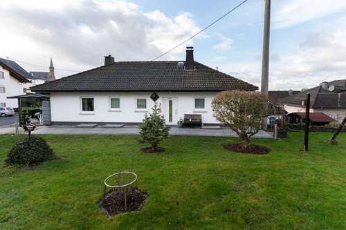 Foto - Haus zum Kaufen in Heilberscheid 450.000,00 € 230 m²