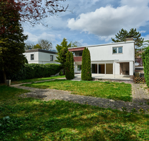 Haus zum Kaufen in Frankfurt am Main 1.300.000,00 € 248 m²