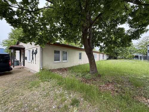 Foto - Haus zum Kaufen in Stendal 90.000,00 € 390 m²