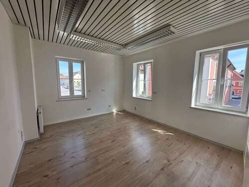 Foto - Wohnung zum Mieten in Landshut 2.000,00 € 140 m²