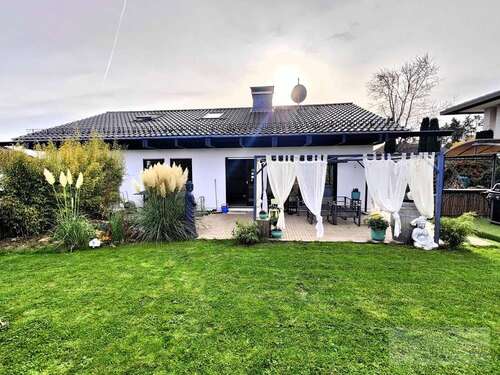 Foto - Haus zum Kaufen in Taunusstein Niederlibbach 649.000,00 € 240 m²