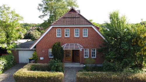 Foto - Haus zum Kaufen in Groß Grönau 486.000,00 € 138 m²
