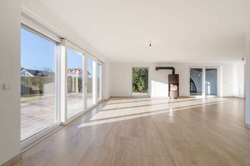 Foto - Haus zum Kaufen in Raisting 1.790.000,00 € 306 m²