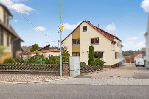 Foto - Haus zum Kaufen in Neuhausen 358.000,00 € 192 m²