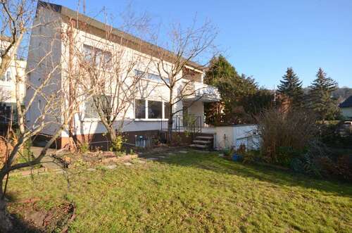 Foto - Haus zum Kaufen in Leonberg 749.000,00 € 235.46 m²