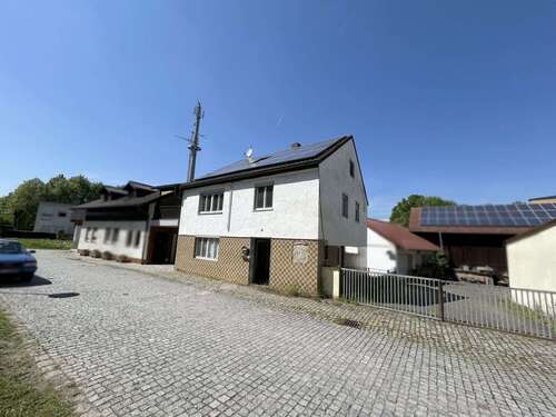 Foto - Haus zum Kaufen in Osterhofen 79.000,00 € 162.2 m²