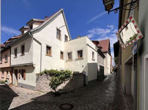Foto - Haus zum Kaufen in Ochsenfurt 398.000,00 € 134.97 m²