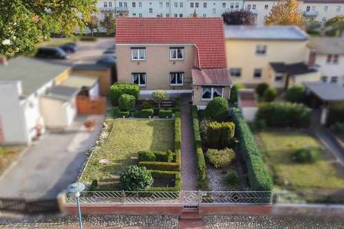 Foto - Haus zum Kaufen in Friedland 109.000,00 € 128 m²