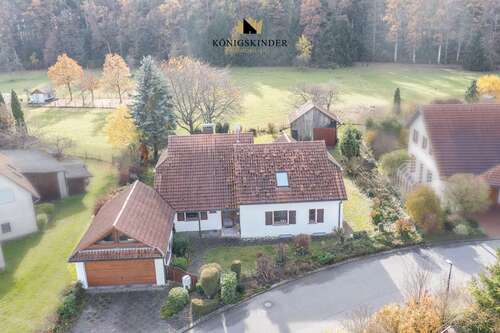 Foto - Haus zum Kaufen in Althengstett Neuhengstett 849.000,00 € 210 m²