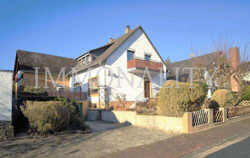 Foto - Haus zum Kaufen in Bad Salzdetfurth Wesseln 295.000,00 € 211.3 m²