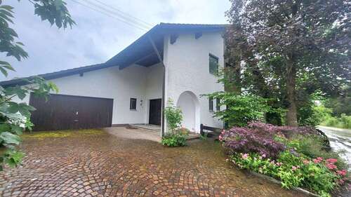 Foto - Haus zum Kaufen in Ichenhausen 520.000,00 € 170 m²