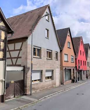 Foto - Haus zum Kaufen in Wilhermsdorf 289.000,00 € 250 m²