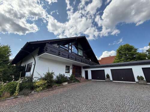 Foto - Haus zum Kaufen in Neuhof 695.000,00 € 478 m²