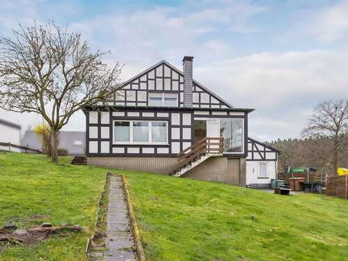 Foto - Haus zum Kaufen in Schmallenberg 219.000,00 € 230 m²