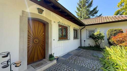 Foto - Haus zum Kaufen in Freiburg im Breisgau 1.650.000,00 € 200 m²