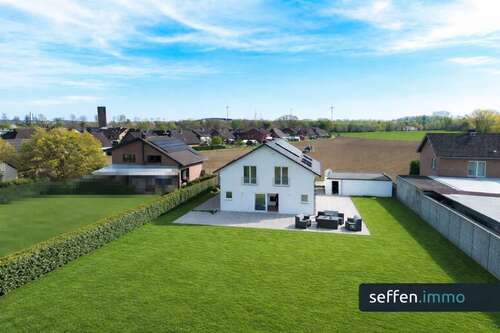 Foto - Haus zum Kaufen in Bedburg 695.000,00 € 210 m²