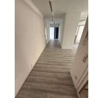 Büro in Ludwigshafen am Rhein 1.232,00 € 112 m²