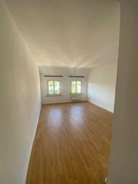 Foto - Wohnung zum Mieten in Roßwein 330,00 € 60 m²