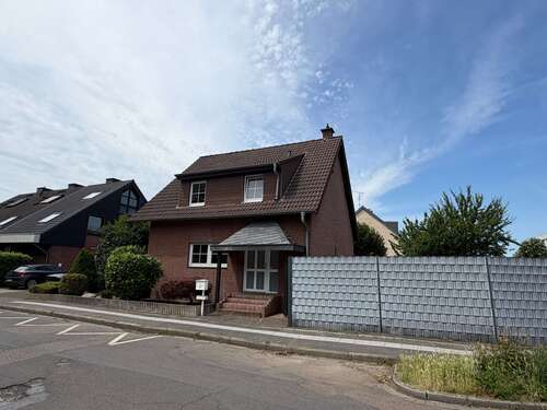 Foto - Haus zum Kaufen in Krefeld 598.000,00 € 211 m²