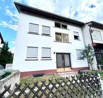 Haus zum Kaufen in Linkenheim-Hochstetten 385.000,00 € 128.5 m²