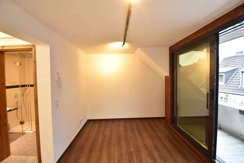 Foto - Wohnung zum Mieten in Düsseldorf 550,00 € 19.83 m²
