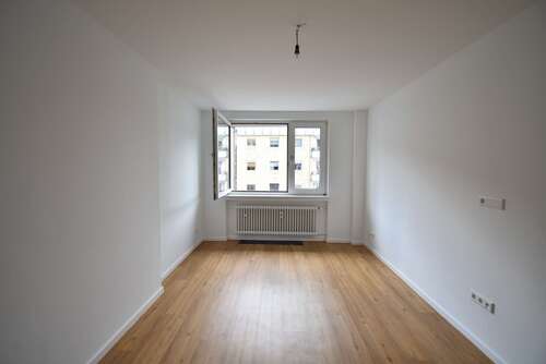 Foto - Wohnung zum Mieten in Düsseldorf 900,00 € 25.79 m²