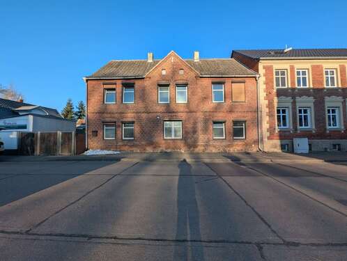 Foto - Haus zum Kaufen in Tangerhütte OT Birkholz 29.000,00 € 180 m²