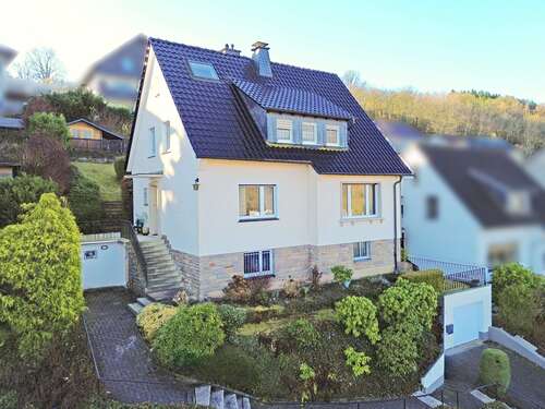 Foto - Haus zum Kaufen in Sundern (Sauerland) 265.000,00 € 140 m²