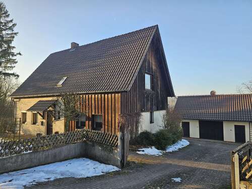 Foto - Haus zum Kaufen in Weitramsdorf 199.000,00 € 165 m²