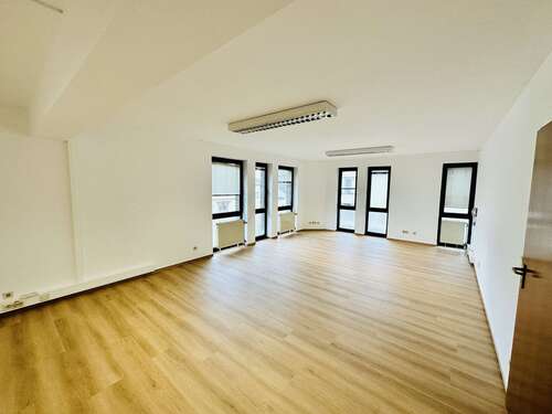 Foto - Büro in Bonn 975,00 € 103 m² - 975,00 EUR Kaltmiete, ca.  103,00 m²