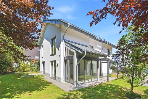 Foto - Haus zum Kaufen in Krefeld 1.080.000,00 € 270.53 m²