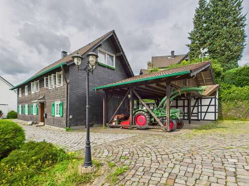 Foto - Haus zum Kaufen in Wermelskirchen 475.000,00 € 239 m²
