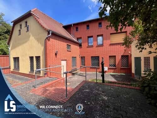 Foto - Haus zum Kaufen in Jerichow 189.000,00 € 300 m²