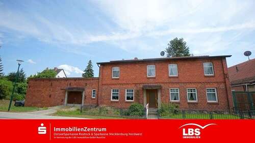 Foto - Haus zum Kaufen in Dorf Mecklenburg 245.000,00 € 123 m²