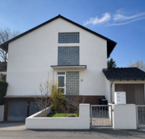 Haus zum Kaufen in Friedrichsdorf 750.000,00 € 208 m²