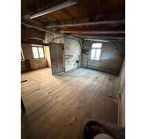 Halle in Stuttgart, Untertürkheim 200,00 € 35 m²