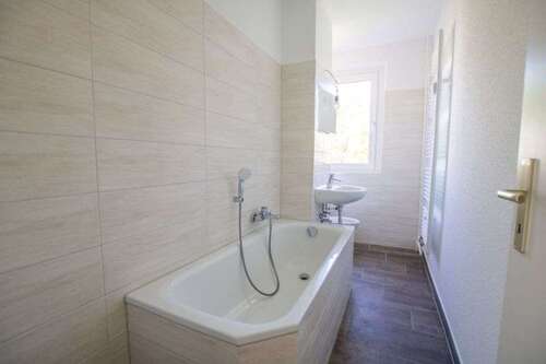 Foto - Wohnung zum Mieten in Halle (Saale) 359,00 € 59.73 m²