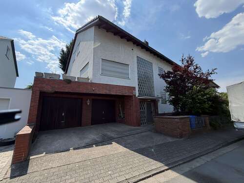Foto - Haus zum Kaufen in Bruchköbel 650.000,00 € 305 m²