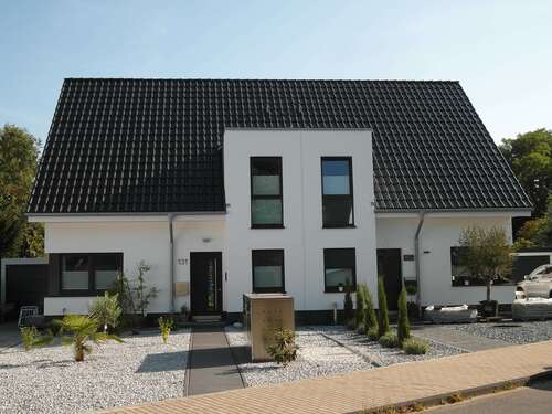 Foto - Haus zum Kaufen in Düsseldorf-Unterrath 945.500,00 € 130 m²