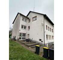 Haus zum Kaufen in Nalbach 320.000,00 € 230 m²
