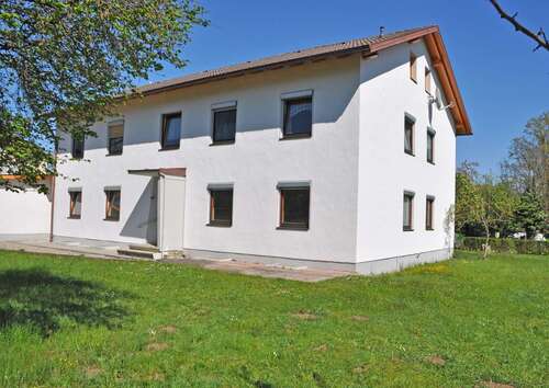 Foto - Haus zum Kaufen in Tacherting 598.000,00 € 264 m²