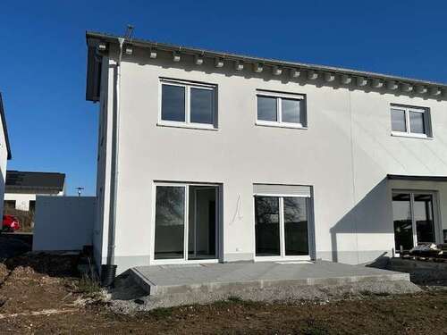Foto - Haus zum Kaufen in Adelmannsfelden 548.000,00 € 127 m²