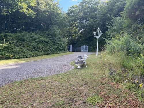 Foto - Haus zum Kaufen in Waldbrunn 980.000,00 € 500 m²