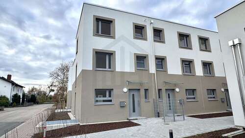 Foto - Haus zum Mieten in Leopoldshafen 1.755,00 € 132.6 m²