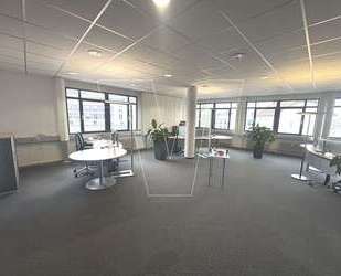 Büro in Backnang 1.990,00 € 242 m²